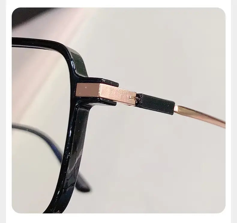 Photochromic Anti-Blue Light Glasses .